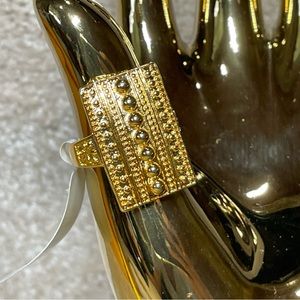 NWT gold bar ring